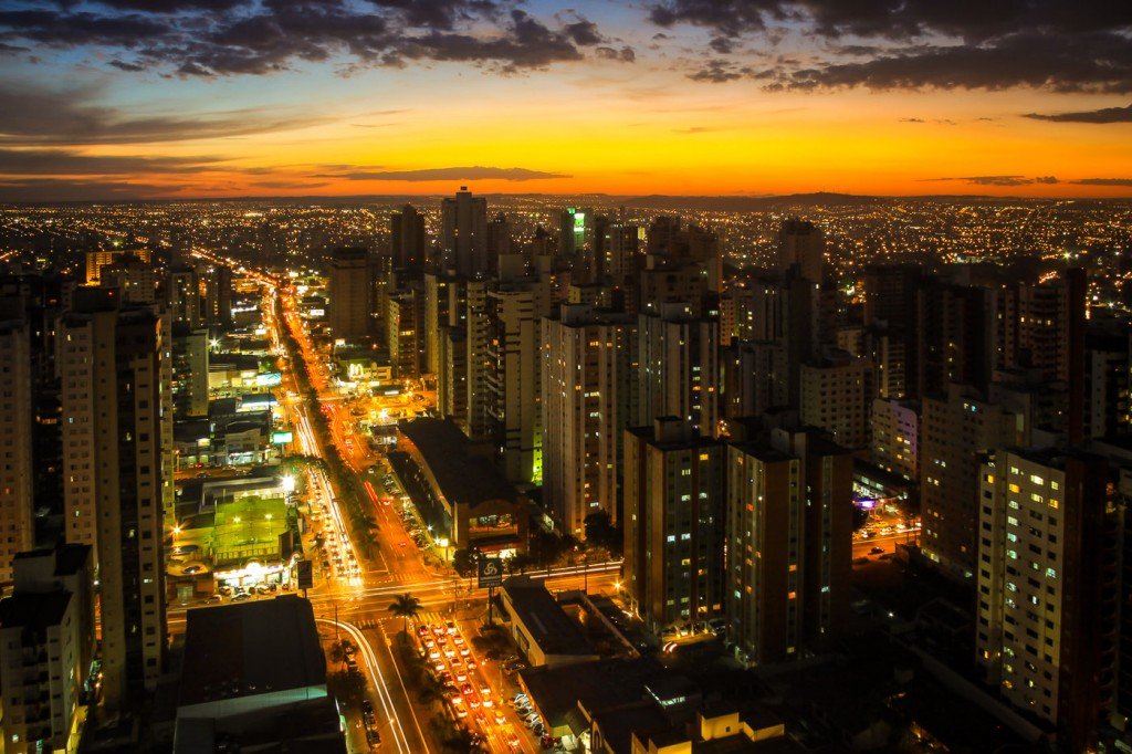 Aérea noturna de Goiânia